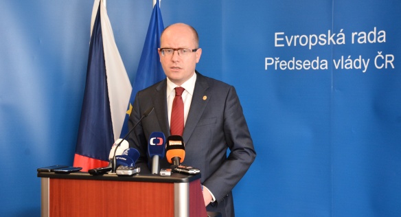 Tisková konference předsedy vlády po jednání summitu v Bruselu, 16. října 2015.