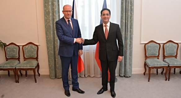 Premiér Sobotka jednal s předsedou Poslanecké sněmovny Chile Nuńeze Lozanem, 23. října 2015.
