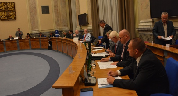 Před jednáním tripartity 17. září 2014.