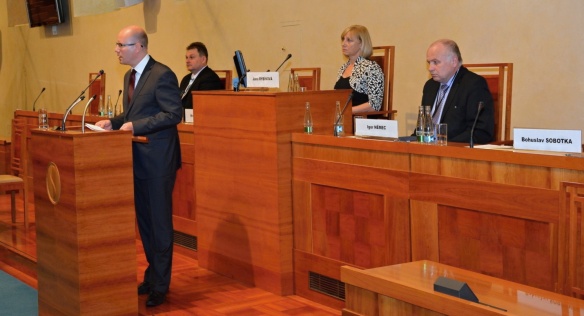 Premiér Bohuslav Sobotka se 2. června 2015 zúčastnil v Senátu Parlamentu ČR konference k 15. výročí vzniku Úřadu pro ochranu osobních údajů.