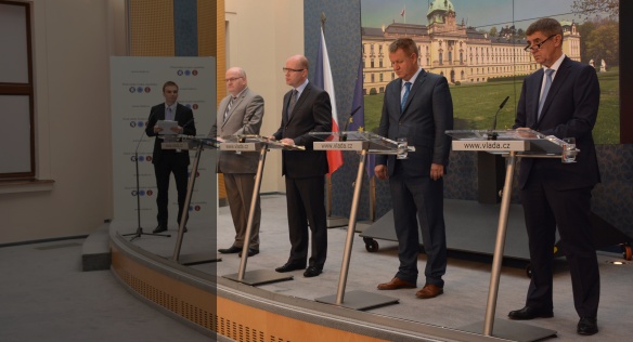 Tisková konference po jednání vlády 3. června 2015.