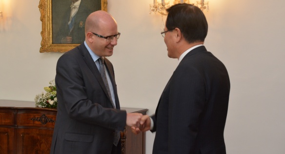 On 9 July 2015, Prime Minister Bohuslav Sobotka met the speaker of the National Assembly of the Republic of Korea, Mr Chung Ui-hwa. 