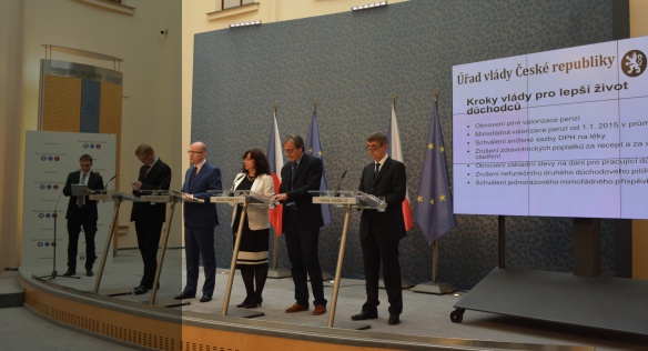Tisková konference po jednání vlády 15. června 2015.