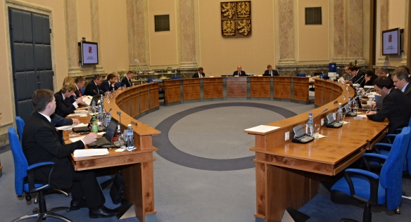 Před jednáním vlády 25. ledna 2016.