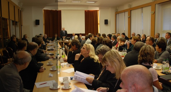 Předseda vlády Jiří Rusnok se zúčastnil jednání Hospodářské a sociální rady Ústeckého kraje, 21. listopadu 2013.