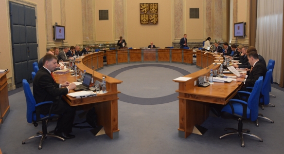 Před jednáním vlády 3. února 2016.