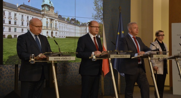 Tisková konference po jednání vlády 8. července 2015