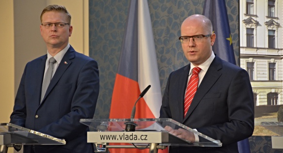 Tisková konference po jednání vlády 8. února 2016.