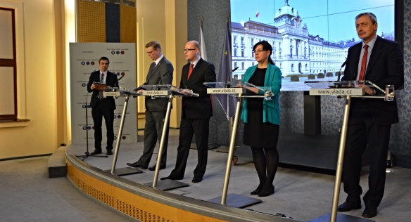 Tisková konference po jednání vlády 17. února 2016.
