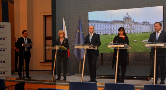 Tisková konference po jednání vlády, 8. prosince 2014.