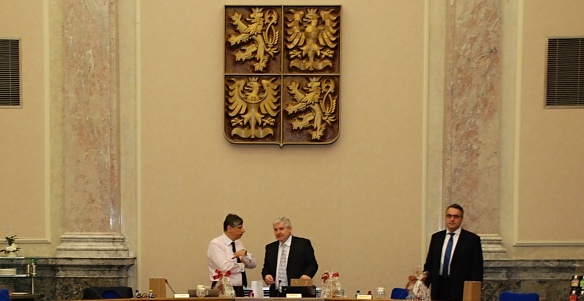 Vláda se 18. prosince sešla naposled v roce 2013.