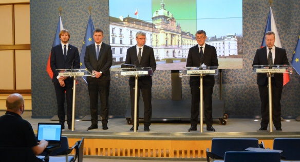 Vláda na jednání 3. února 2020 rozhodla v souvislosti se šířením koronaviru o zákazu leteckého spojení s Čínou, 3. února 2020.