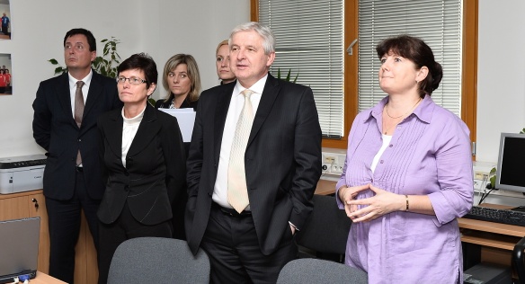 Předseda vlády Jiří Rusnok navštívil v úterý 15. října 2013 Český statistický úřad před volbami.