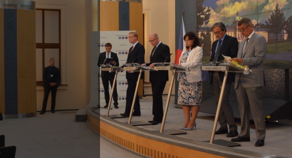 Tisková konference po jednání vlády 20. srpna 2015.