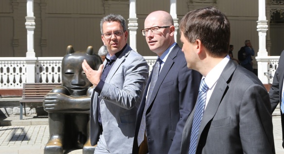 Premiér Bohuslav Sobotka navštívil v úterý 21. dubna 2015 v rámci svých pracovních cest Karlovy Vary.