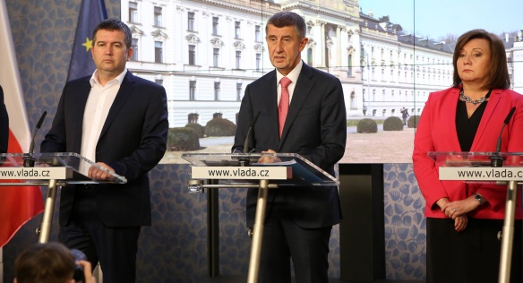 Na tiskové konferenci vláda oznámila schválení finanční pomoci malým firmám a živnostníkům postiženým kvůli koronaviru, 9. března 2020.