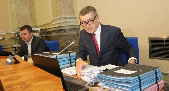 Premiér Andrej Babiš se chystá zahájit další jednání vlády, která se bude zabývat například odpadovou legislativou,9. prosince 2019.