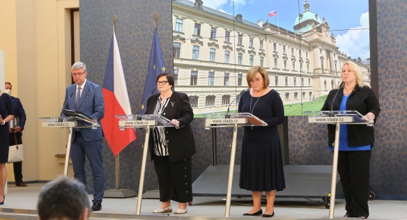 Členové vlády na tiskové konferenci informovali veřejnost o závěrech jednání, 29. června 2020.