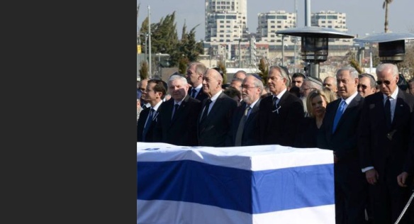 Premiér Jiří Rusnok se v pondělí 13. ledna 2014 zúčastnil státního pietního aktu v Jeruzalémě před pohřbem Ariela Šarona, zdroj: www.pm.gov.il.