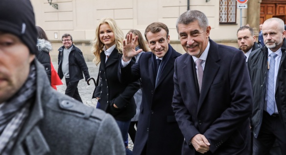 Emmanuel Macron and Andrej Babiš at the press conference in front of Kramář's villa, 26 October 2018.