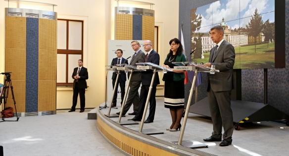 Tisková konference po jednání vlády 22. června 2016.