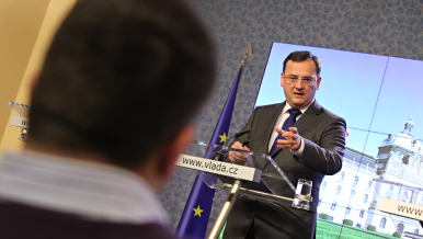 Vláda bude analyzovat cesty, jak se připojit ke švýcarskému řízení spojenému s privatizací MUS