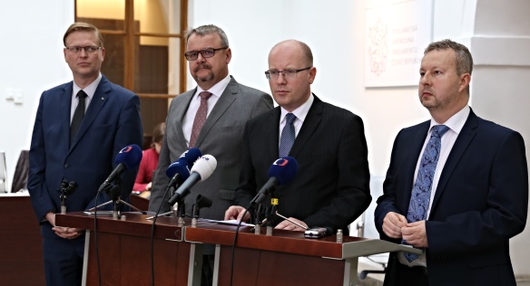 Tisková konference k prioritním dopravním projektům bržděným zákonem o EIA, 4. května 2016.