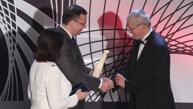 Premiér: Potřebujeme kvalitní české hlavy, měli bychom je udržet