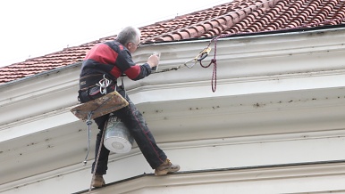 Kontrol odhalujících nelegální práci bude víc - ilustrační obrázek