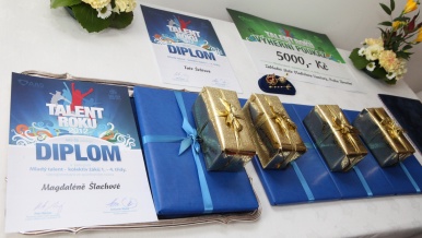 Dary pro výherce Talentu roku 2012