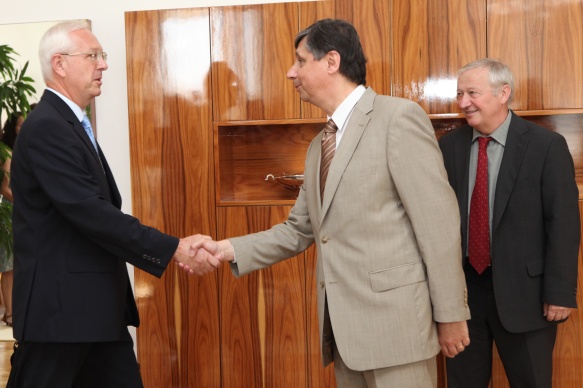Předseda vlády Jan Fischer a předseda Akademie věd Jiří Drahoš / PM Jan Fischer and President of Academy of Science CR Jiří Drahoš, 30.7.2009
