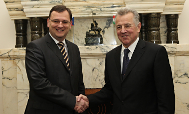 Český premiér Petr Nečas a maďarský prezident Pál Schmitt