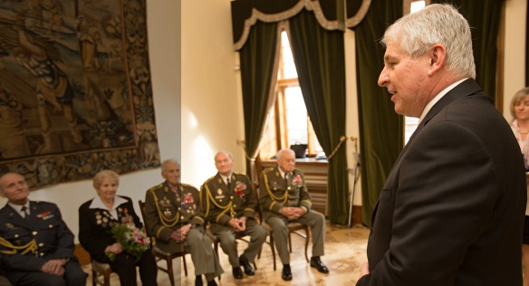Premiér Jiří Rusnok přijal v Den válečných veteránů 11. listopadu 2013 vojenské veterány v Hrzánském paláci.