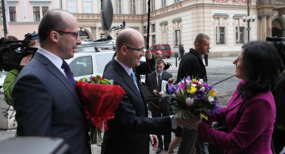 Předseda vlády uvedl ve čtvrtek 30. ledna do resortů většinu nových ministrů.