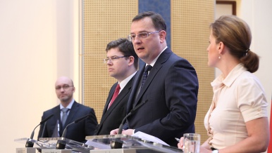 Tisková konference po jednání vlády 28. března 2012