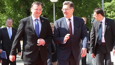 Premiér Petr Nečas se svým litevským protějškem Algirdasem Butkevičiusem
