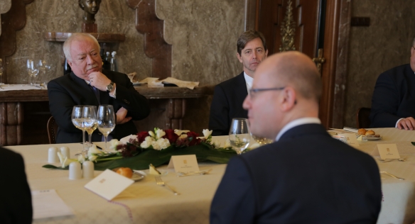 Prime Minister, Bohuslav Sobotka on the 8 December 2016 in Kramář Villa presented the Karel Kramář medal to the Mayor of Vienna, Michael Häupl.