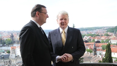 Předseda vlády ČR Petr Nečas se setkal s prezidentem Islandské republiky Ólafurem Ragnarem Grímssonem, 18. května 2012
