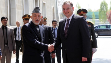 Prime Minister spends weekend with Czech soldiers in Afghanistan, 13th April 2013