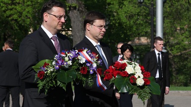 Wreath-laying ceremony at the Freedom Memorial. 