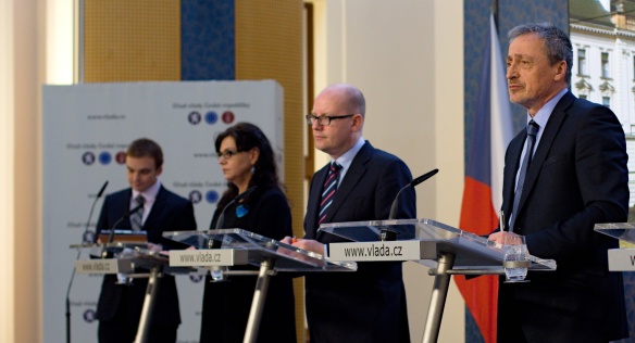 Tisková konference po jednání vlády 21. března 2016.