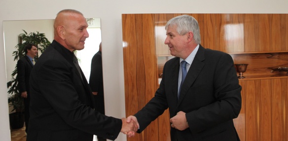 Premiér Jiří Rusnok se v úterý 28. srpna 2013 setkal s plukovníkem Jiřím Komorousem.