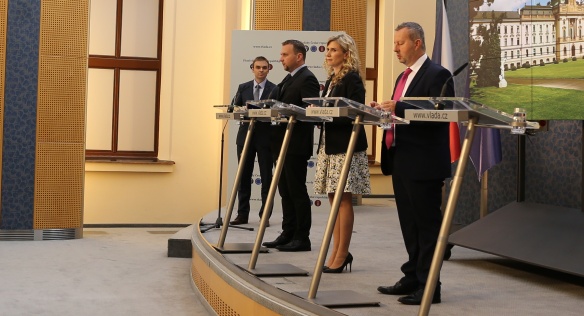 Tisková konference po jednání vlády 15. června 2016.