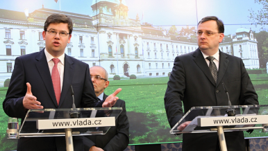 Ministr spravedlnosti Jiří Pospíšil a premiér Petr Nečas