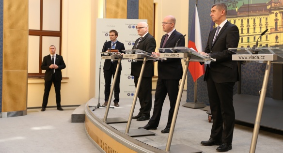 Tisková konference po jednání vlády 27. dubna 2016.