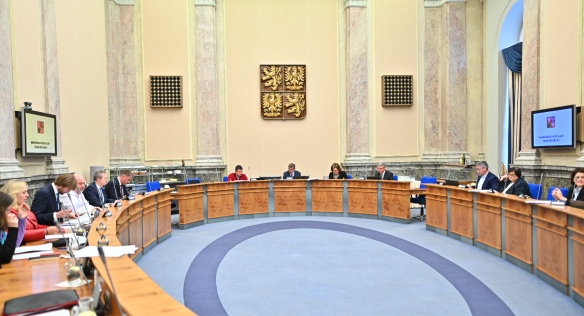 Ve Strakově akademii se v neděli 15. března konalo mimořádné zasedání vlády.