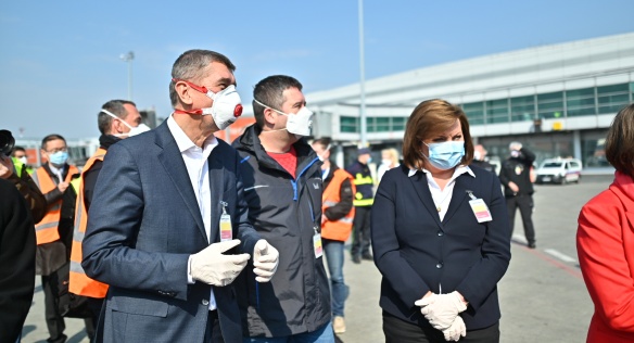 Do České republiky dorazila první část zdravotnického materiálu z Číny, 20. března 2020.