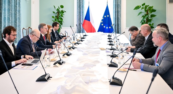 Premiér Petr Fiala a vicepremiér a ministr zdravotnictví Vlastimil Válek jednali se zástupci ambulantních specialistů, 27. března 2024.