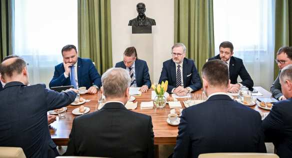 Členové vlády jednali se zástupci iniciativy Druhá ekonomická transformace, 13. dubna 2023.
