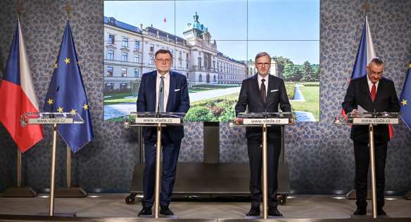 Vláda schválila návrh státního rozpočtu na příští rok a rozhodla o nákupu nadzvukových letounů F-35 pro českou armádu